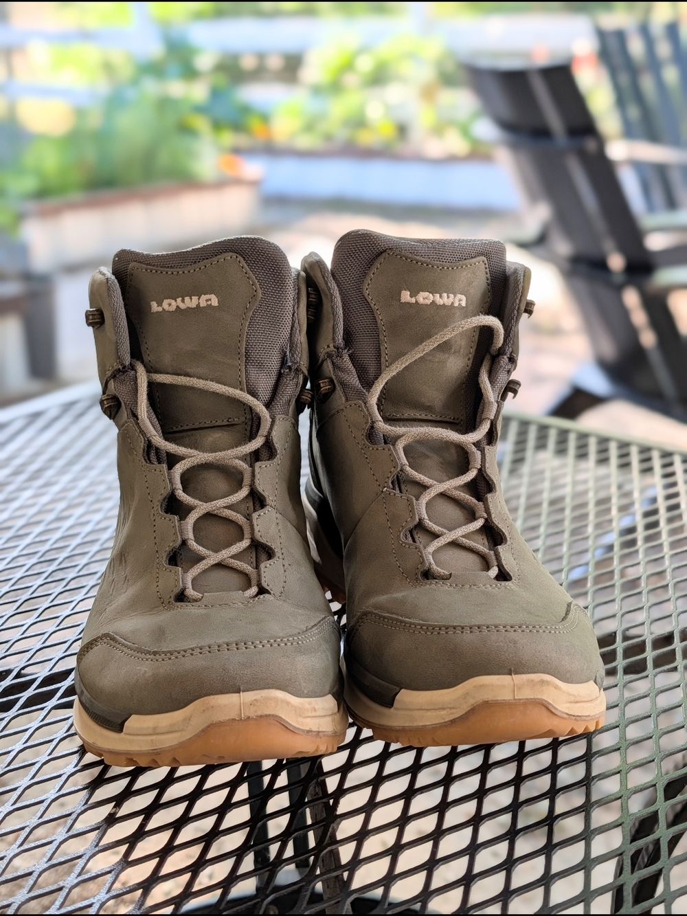 Lowa Women's Hiking Boots in Olive Green Sz 8.5 - Picture 2 of 6